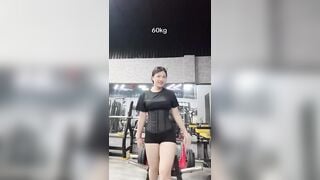 Tiktok Quỳnh Mai đang nuôi học phí lộ clip hot 2