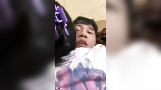 Cậu họ và nhỏ cháu gái 17 tuổi tranh thủ không ai ở nhà đụ nhau loạn luân cực nứng.