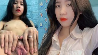 Em Gấu Xinh Trai Vừa Gạ Đã Vạch Bím Cho Xem