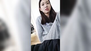Bố dượng dâm khốn nạn gạ con gái xinh ngây thơ sang phòng bắt show vú sục cặc búcu #4
