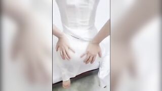 Em nữ sinh áo dài trắng múp dáng ngon vú bự mặc nội y ren gợi cảm bỏ học đi đụ vs a