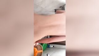Tối đến đợi dượng ngủ là mợ dang chim cho con chơi