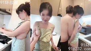 Chị dâu của tôi không bao giờ mặc đồ lót ở nhà