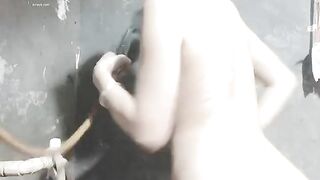 Teen dâm vừa tắm vừa show hảng