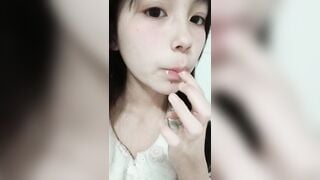 Bé loli tq 2k9 mới lớn show hàng non trắng múp,lồn hồng cực ngon tuy hơi rậm chút #1
