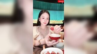 Sâu quá chồng ơi lộ clip sex Thu Hương