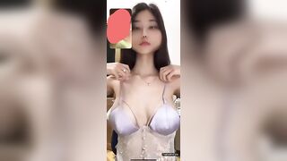 Bé bạn thân xinh mình dây vú bự body cực ngon,có bồ r mà vẫn nghe lời a lắm #1