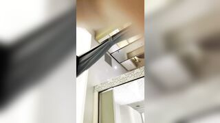 “Này mày thích quay không tao không bú nữa đâu đấy”
