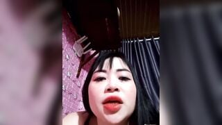 "Phim Sex hay đáng để xem": Đang thủ dâm thì bị Ck ký đầu