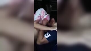 Lão cha dưỡng và nhỏ con gái 2k9 lén mẹ đụ nhau ầm ầm ở sau nhà.