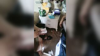 Địt người yêu dâm nó sướng dùng cả thêm toy mới làm em nó đã