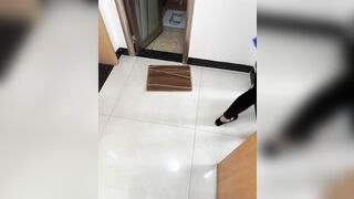 Chủ nhà nứng cặc gạ gẫm sờ mông bóp vú chị giúp việc mông to phần 1
