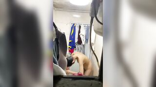 Quay lén em gái hàng xóm tắm bé nó 17+ thôi đó