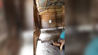 Thằng cha dưỡng với nhỏ con gái 2k10 lén mẹ đi đụ nhau lén lút ở ngôi nhà hoang.