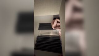 “thằng bạn thân khốn nạn sang địt vợ bạn ngay ngày sinh nhật của nó cay Vcl”