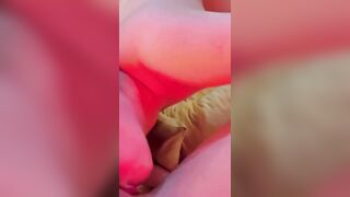Iembesne mông đẹp cực múp vừa bị anh doggy vừa gắn sextoy vào lỗ đít phần 1