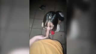 Dẫn em hầu gái lên cầu vượt cho em cưỡi ngựa với cái sextoy phần 1