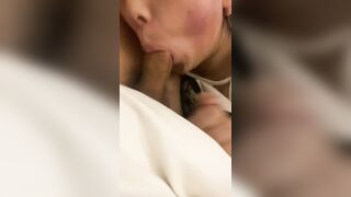 Em gái 17 tuổi nhỏng nhẽo vì muốn được anh họ bóp vú cho hoặc đụ.