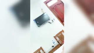 Bạn thân xinh đẹp bú cu cho và còn tâm sự