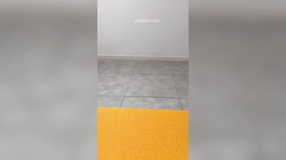 Nữ quân nhân xinh đẹp đi tìm trung sĩ để học địt
