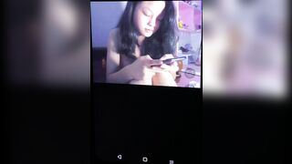 Lên tiếp video em học sinh đc bạn trai mua cu giả