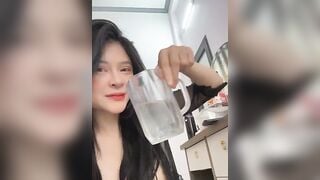 zhutou140  11 tháng 10 năm 2026 11:45😱🤣
