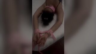 Nghe lời chồng bịt mắt mà chồng kêu dượng doggy