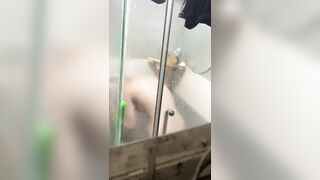 Quay lén bạn chị gái tắm run vcl nứng điên