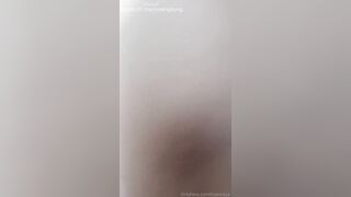 Tg chó anh họ cứ mơn trớn tụt quần rồi nhét cặc vào từ lúc nào kbiet