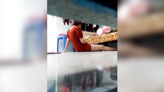 Chốn dưới tủ nhìn chị họ thủ dâm