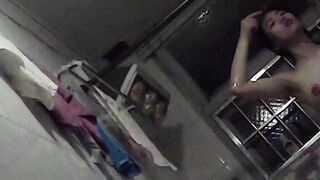 Lén lắp cam kín trg nhà tắm quay lén nhỏ em họ dễ thương xinh xắn cực ngon đi tắm