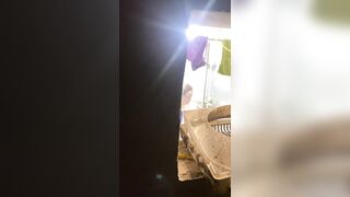 Quay lén bạn chị gái tắm dáng mình dây trắng nuột