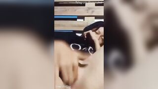 Mới lớn nên en dễ nứng