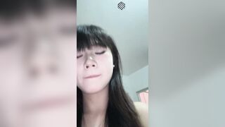 Full clip e sv xinh đẹp hay quay clip show hàng cho a xem bị a đụ sướng rên rỉ