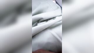 bảo sang chăm anh ốm mà em mặc như này
