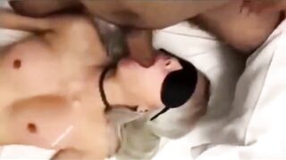 Hảo chồng, gọi trai bao da đen về đụ vợ ngồi xem
