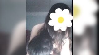 Em không kịp thở sau từng cú nhấp - Đeo tai nghe để cảm nhận