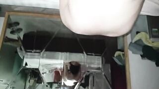 "Sao mà ấm ấm thế, mày bắn vào lồn tao đấy à??" sướng quá bị xuất trong mà kbt p2