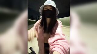 Chubby Vú Bự ko lông, Public Nửa đêm Bắn nước cho người lạ xem, Đạp xe nhét toy ở lồn