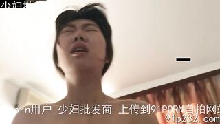 Nhỏ e họ dâm mới sáng đã sang phòng đòi a cho bú cu địt xg còn đc bú loz sướng tê