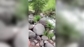 Dượng nói dắt con đi suối chơi mà đè đụ con vậy đó