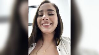 Giờ nghỉ trưa, Gạ chị Kế toán Vú To ko lông, Móc Lồn bóp vú ở WC rên rỉ