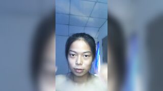 Nhỏ e họ lộ clip show hàng cho ny xem nên bị a trai bắt cho th b đụ để quay vid #1
