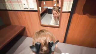 Chốn vào toilet doggy chị họ bắn tinh đầy lồn