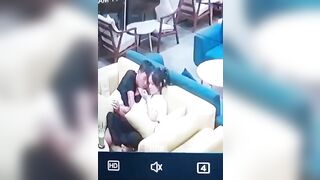 VN cam quán cafe đôi trẻ thủ dâm cho nhau em gái bú giúp anh người yêu xuất tinh