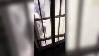 Quay lén phòng em gái đang chịch với người yêu