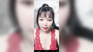 Idol tiktok Như Ý vú bự ở Bến Tre nay cũng chuyển sang live app luôn rồi