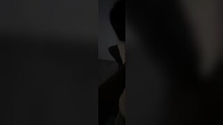 Nữa đêm tắt điện đâu biết thằng anh nó chơi em gái trong phòng