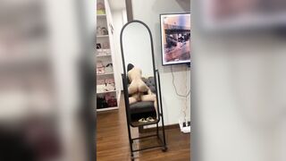 Làm tình trước gương cùng bạn thân loli