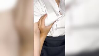Em gái Singapore cưỡi trên người bạn trai và quan hệ tình dục